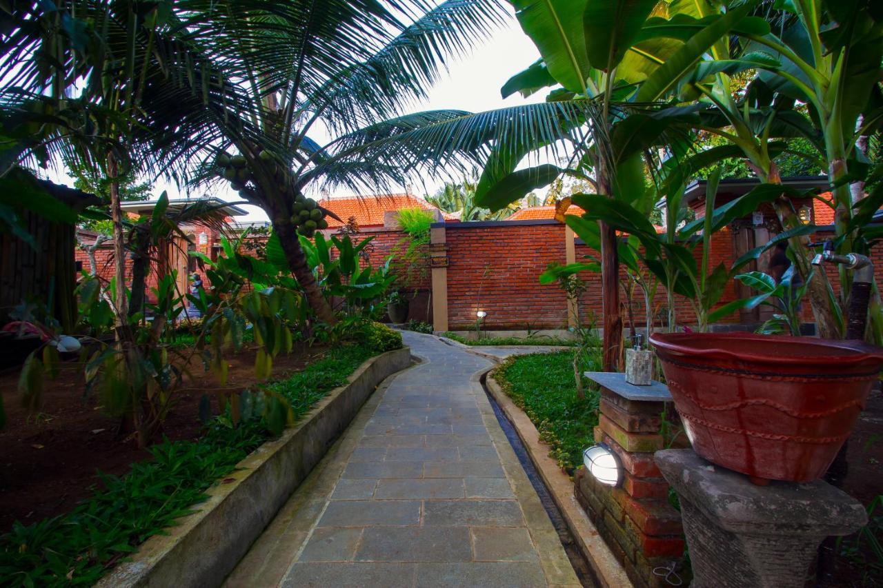 Ubud Suarga Private Pool Villa Exterior photo