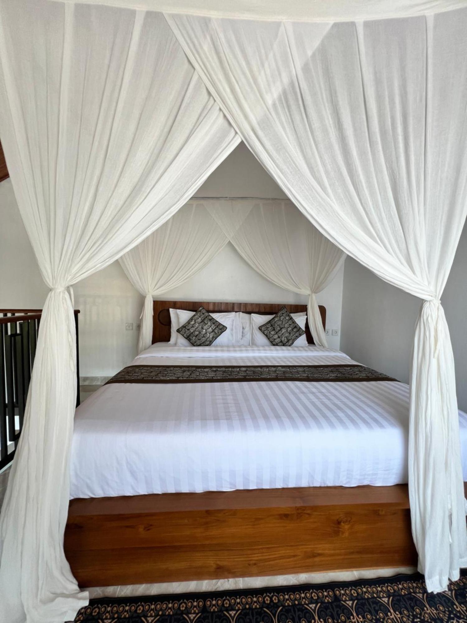 Ubud Suarga Private Pool Villa Exterior photo